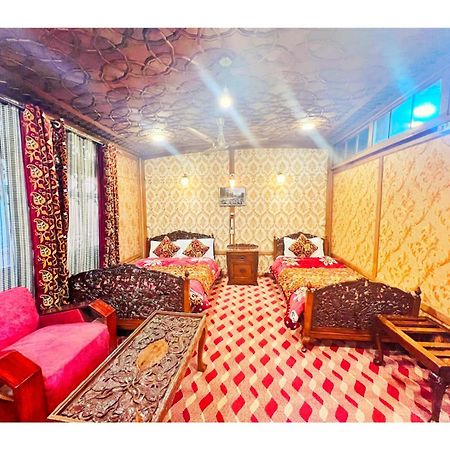 Hotel Mossess Group Of Houseboats Srīnagar Exterior foto